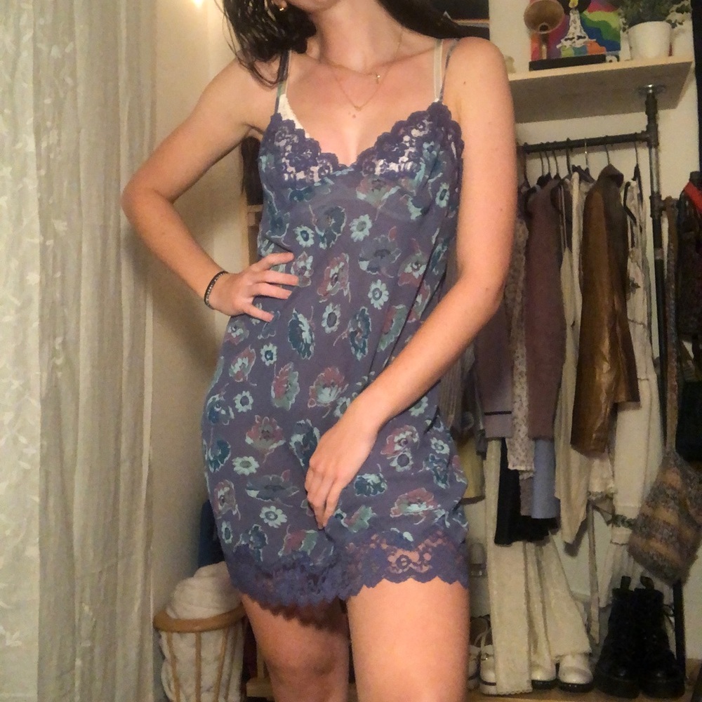 Victoria Secret Slip - Picture 3 of 3